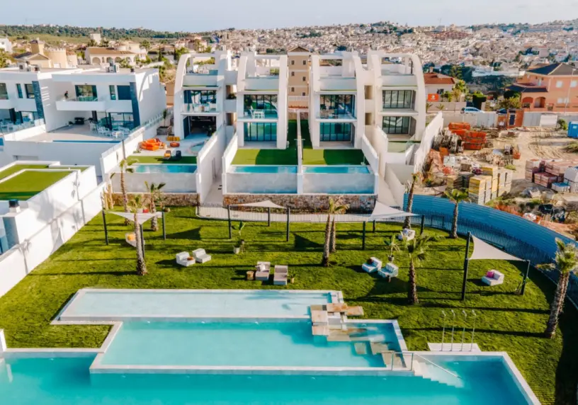 Oceanic Apartments - KEY READY