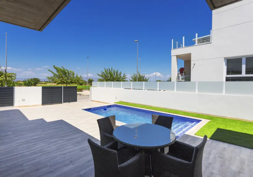 Nueva Daya Villa