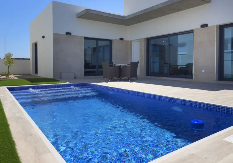 Nueva Daya Villa