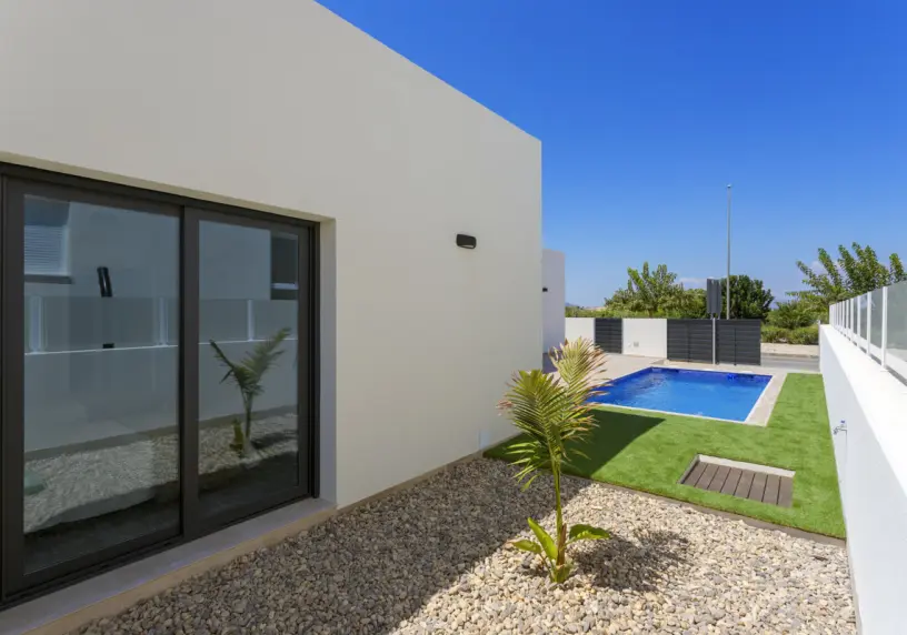 Nueva Daya Villa