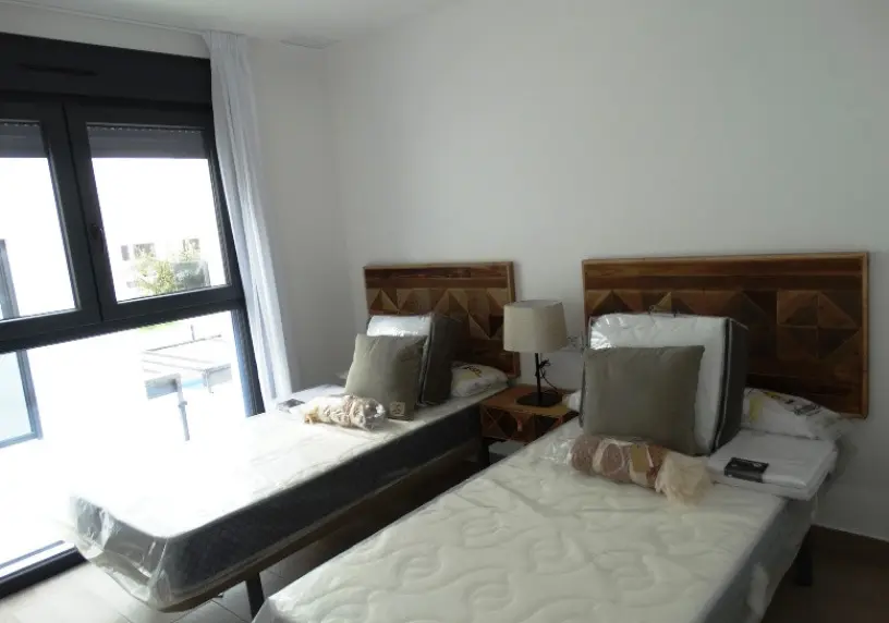 RAMBLA BEACH SEMIS