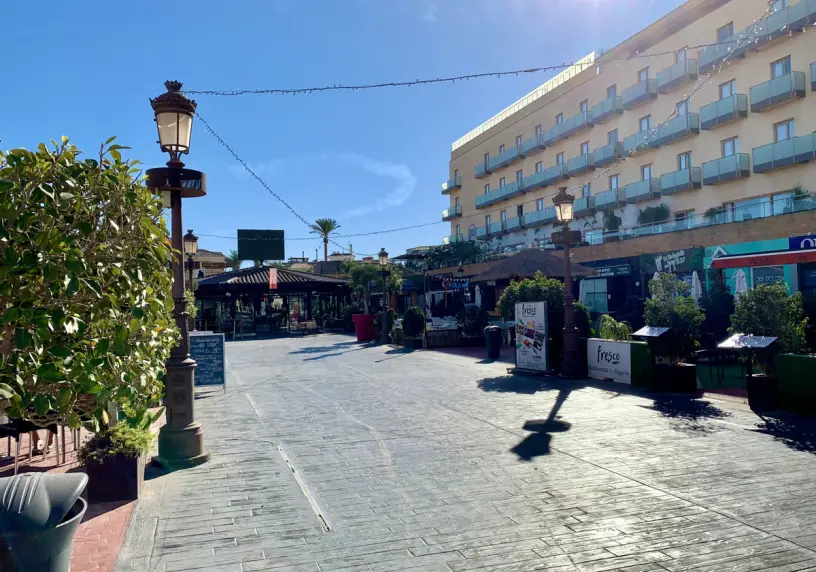 L.A. BEACH Signature Villas